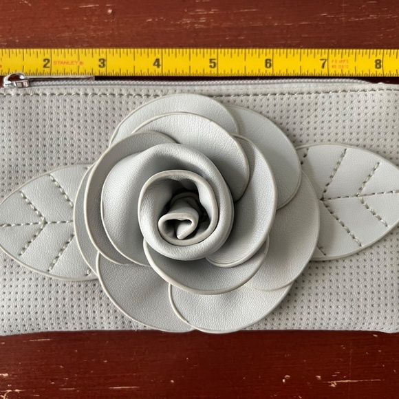 Faux Leather Dove Grey Rose Purse with 2 handle options - Picture 6 of 9